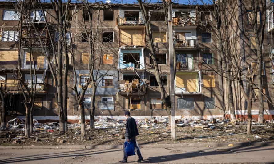 An apartment building in Sloviansk was destroyed on May 5