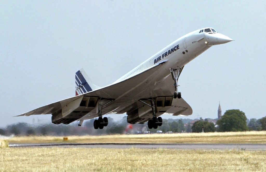 Both British Airways and Air France used Concorde commercially between 1976 and 2003.