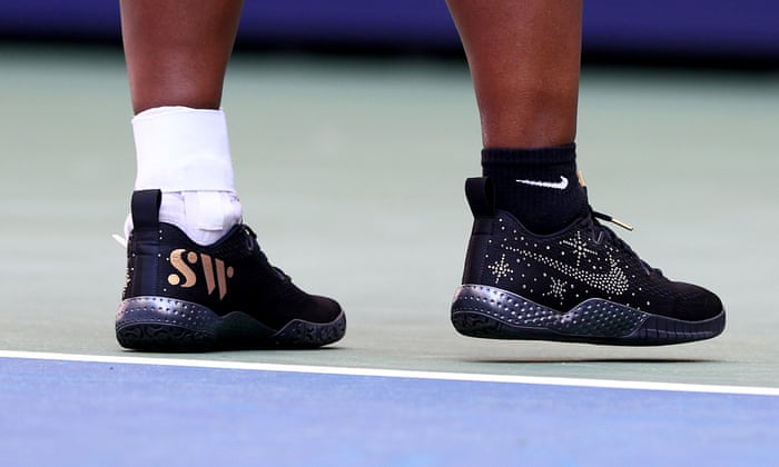 These sparkly shoes are what Serena Williams wore in practice.