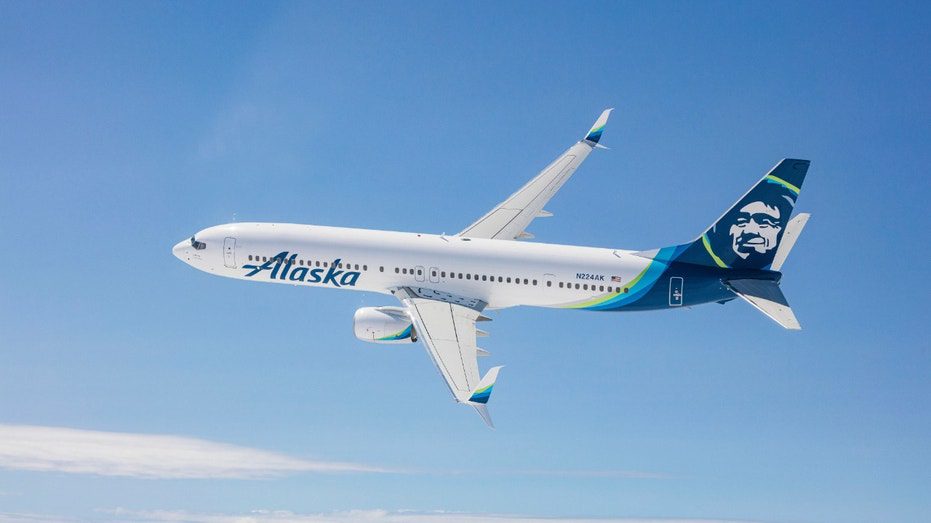 Alaska Airlines Boeing 737-900