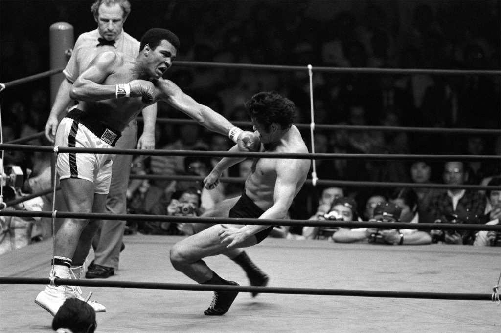 dubbed "battle of the century" Antonio Inoki Muhammad Ali fought in Japan.